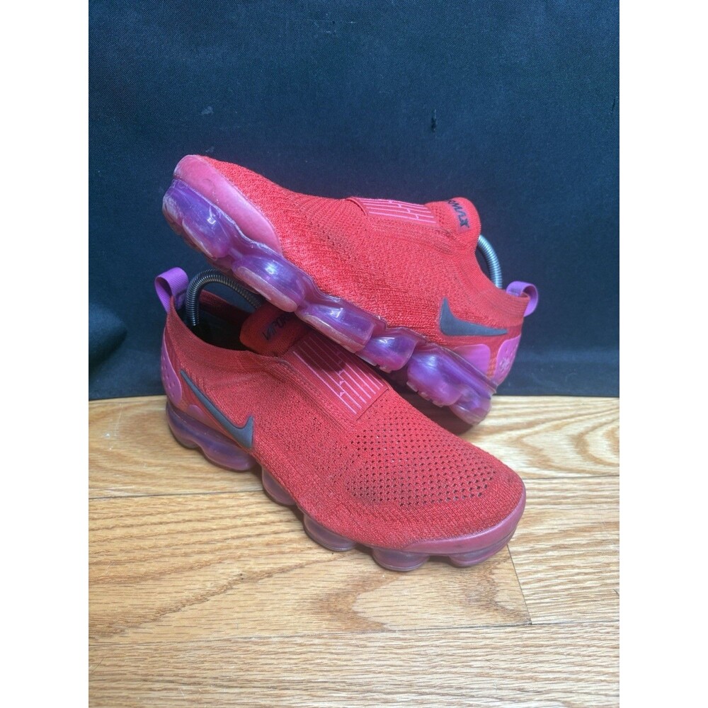 Nike Air VaporMax Moc 2 Women's Sz 9.5 University Red AJ6599-600 Fuchsia Blast